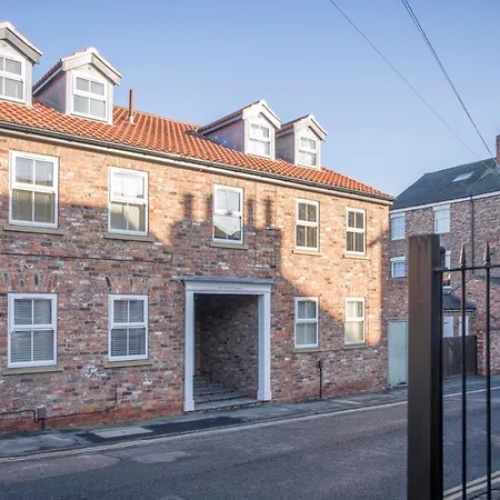 Apartment Penleys York